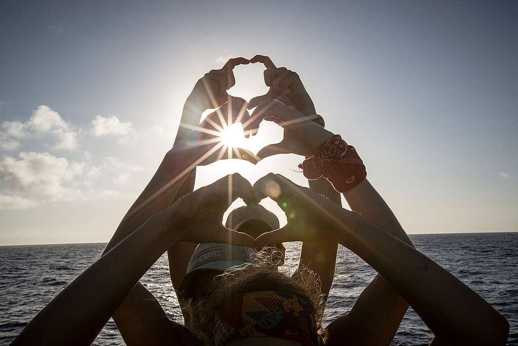 'Thank You' from the Crew of the Esperanza in the Indian Ocean. © Will Rose / Greenpeace