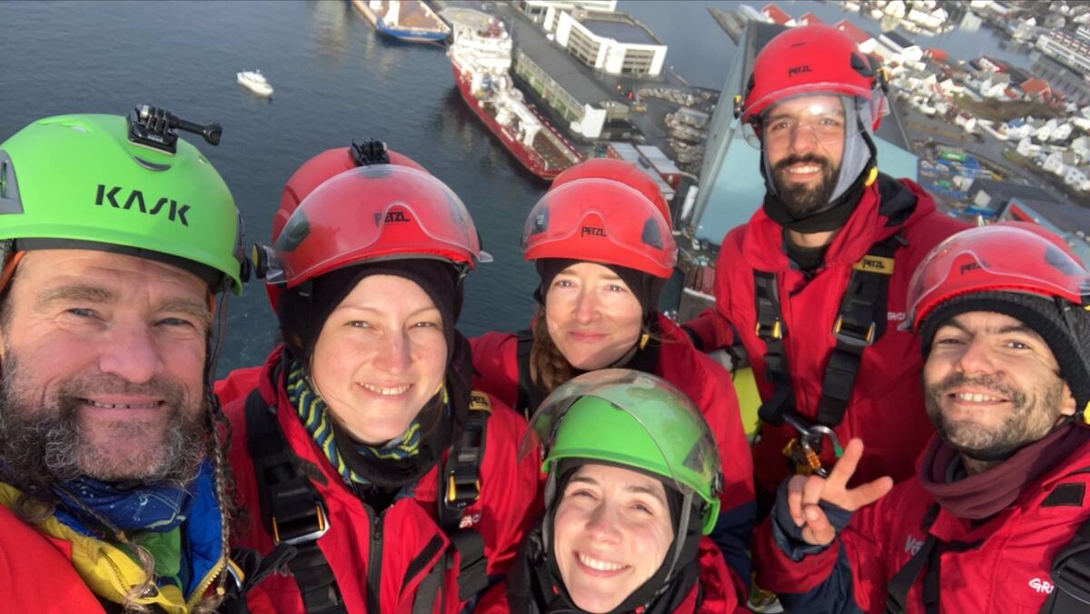 In a final stand, protestors climbed the platform’s 125m flare boom, and waved a banner saying ‘Stop drilling. Start Paying.’ Meanwhile five fellow activists led by Greenpeace Southeast Asia executive director, Yeb Saño, on board Greenpeace Nordic’s 8-meter Tanker Tracker boat sailed out to confront the 51-000-tonne White Marlin vessel contracted by Shell as it approached the port.