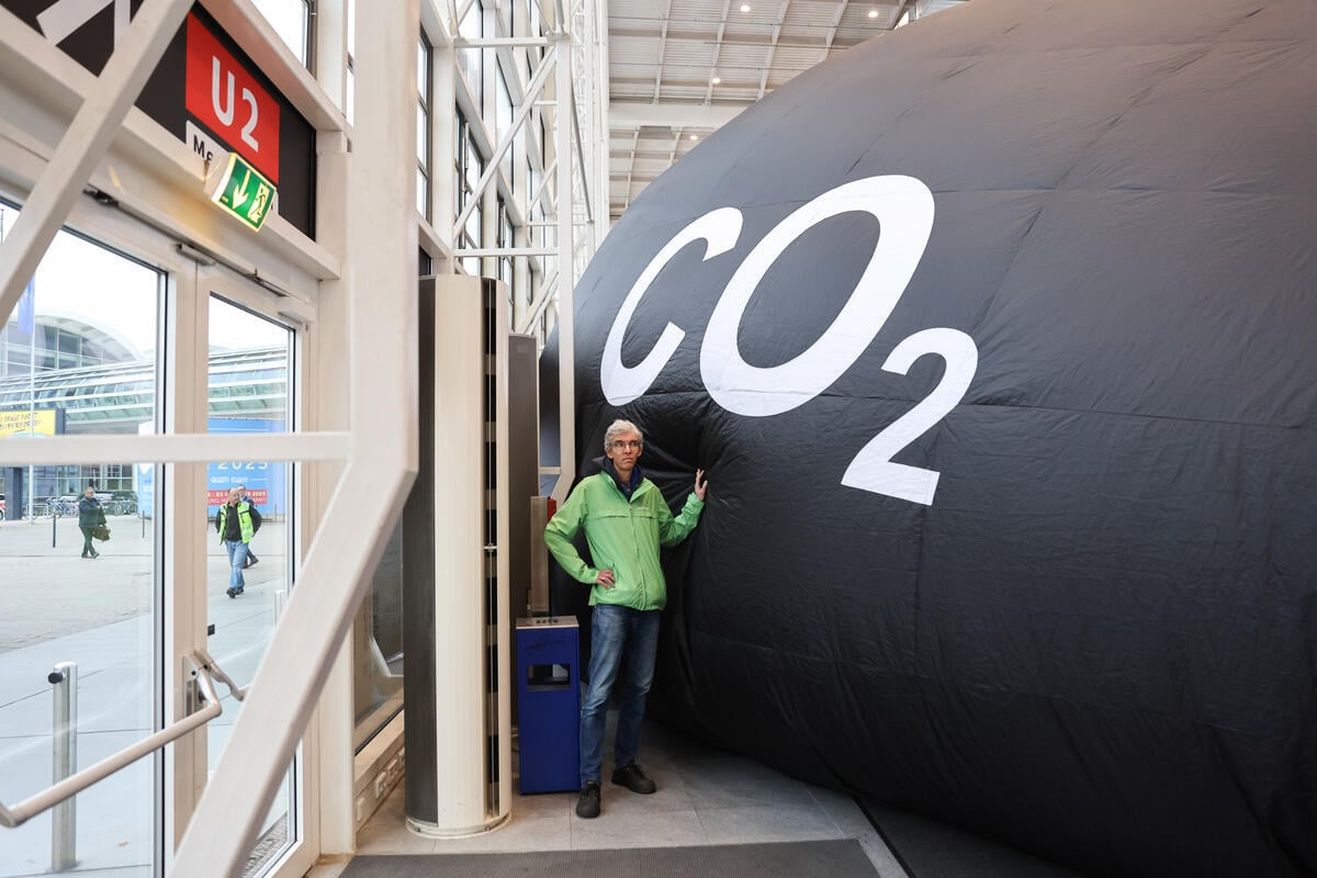 Protest at CCS Trade Fair in Hamburg. © Jonas Wresch / Greenpeace